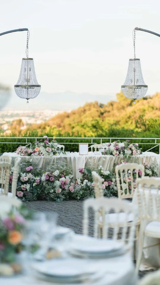 ✨A Villa Parco della Vittoria ogni momento si trasforma in magia:
design raffinato, dettagli curati e un'atmosfera da favola✨
.
.
.
@cristinalenocidecors
@international_catering
@abaluci2022
@khora_visual
.
.
.
#luxuryparty #festeprivateroma #villaeventi #villapanorama #weddingphotography #venue #partyvenue #exclusiveparty #locationeventi #villaparcodellavittoriaeventi #decor #party #eleganza #diciottesimo #luxury #matrimonio #weddingflowers #roma #luxury #wedding #decor #battesimo  #elegantparty #luxuryeventrome  #compleanno #villainromance  #matrimoni #weddingplanners #romaevents #villapereventi